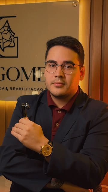 Dr. Éric Gomes, em fotografia de seu perfil profissional